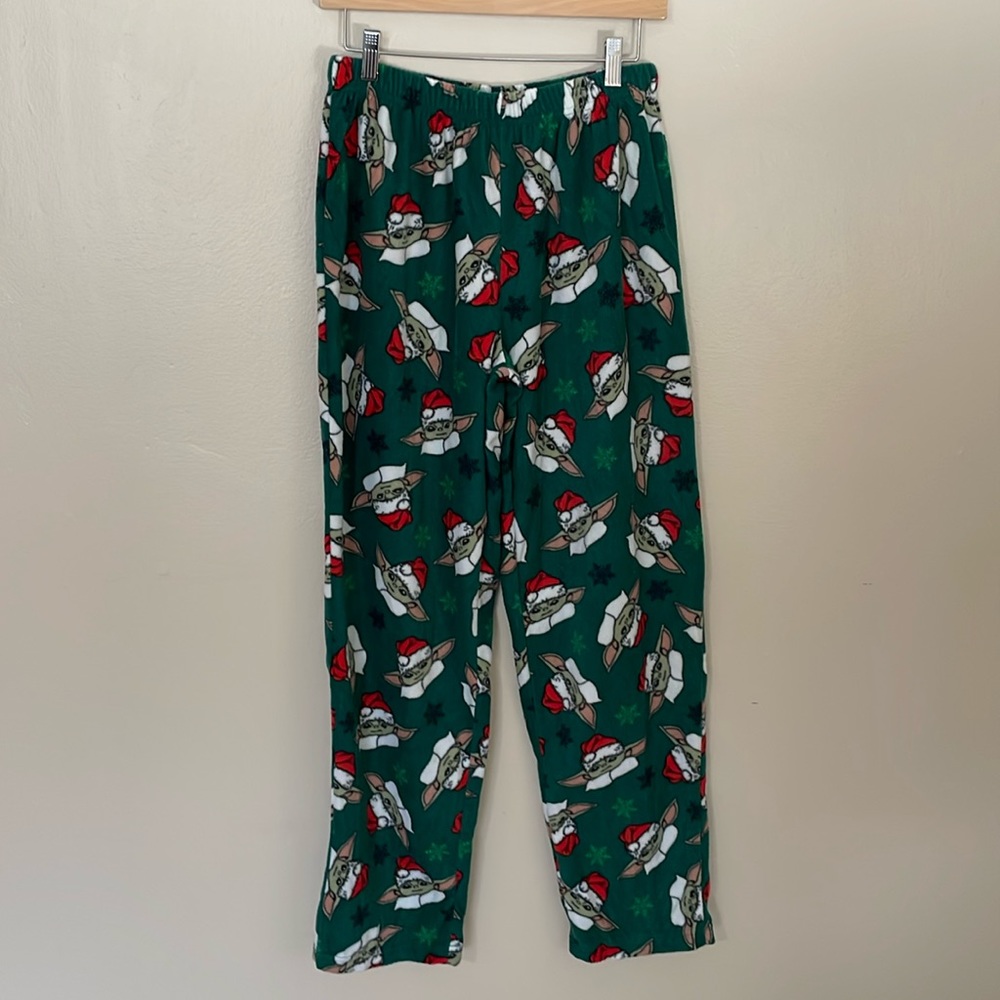 NWOT Yoda Santa Lounge Pant. Size medium
